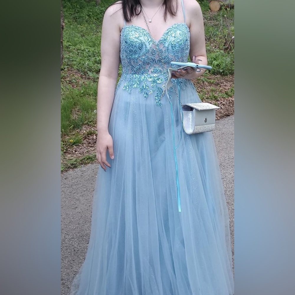 Elegant Blue Lace Evening Gown